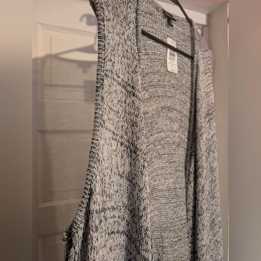 NWT Torrid Sleeveless Cardigan - Picture 5 of 6